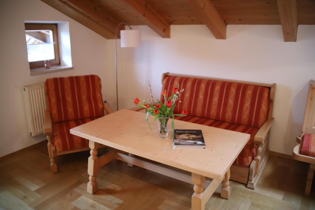 Krün Ferienwohnungen Kir Royal מראה חיצוני תמונה